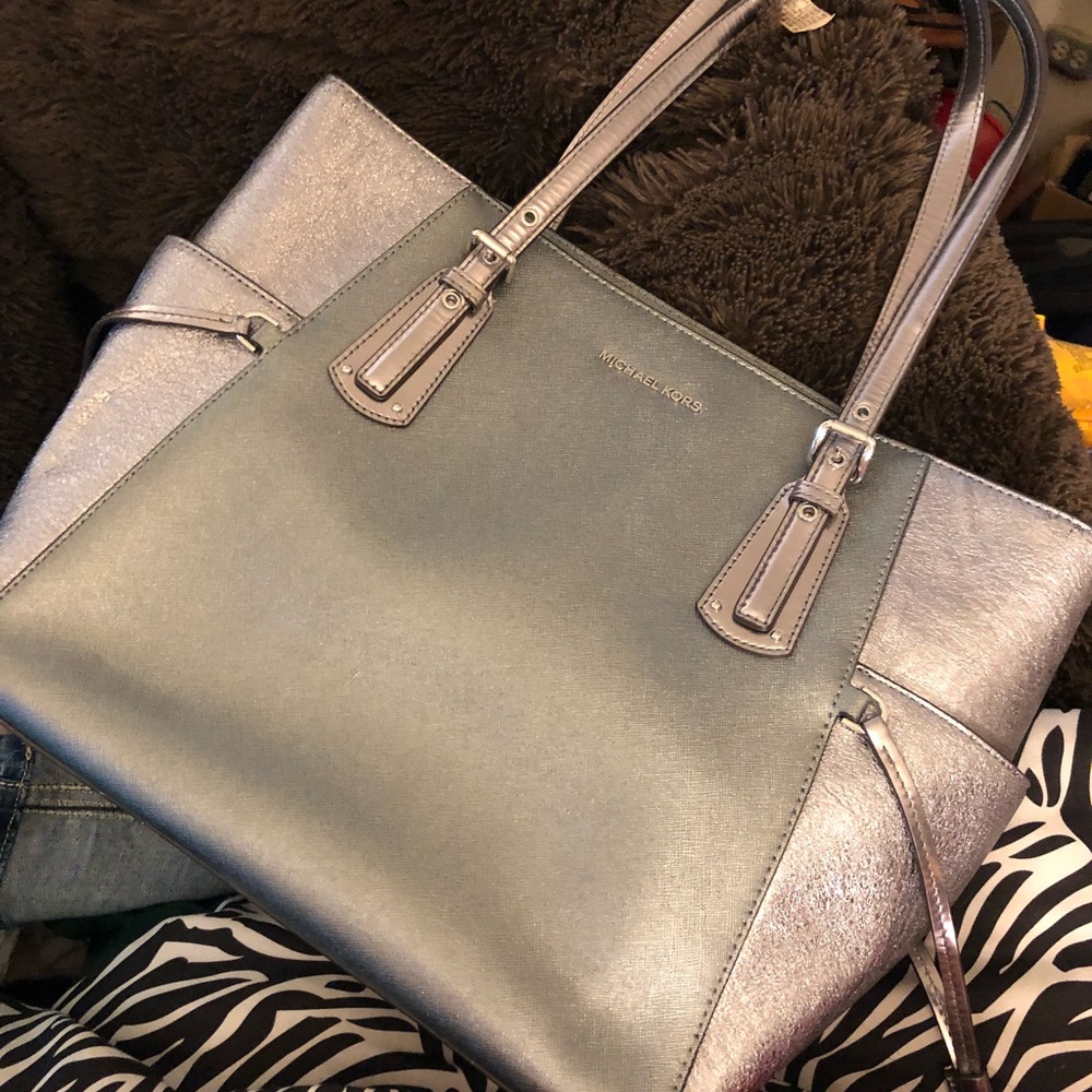 Michael Kors medium multifunctional tote